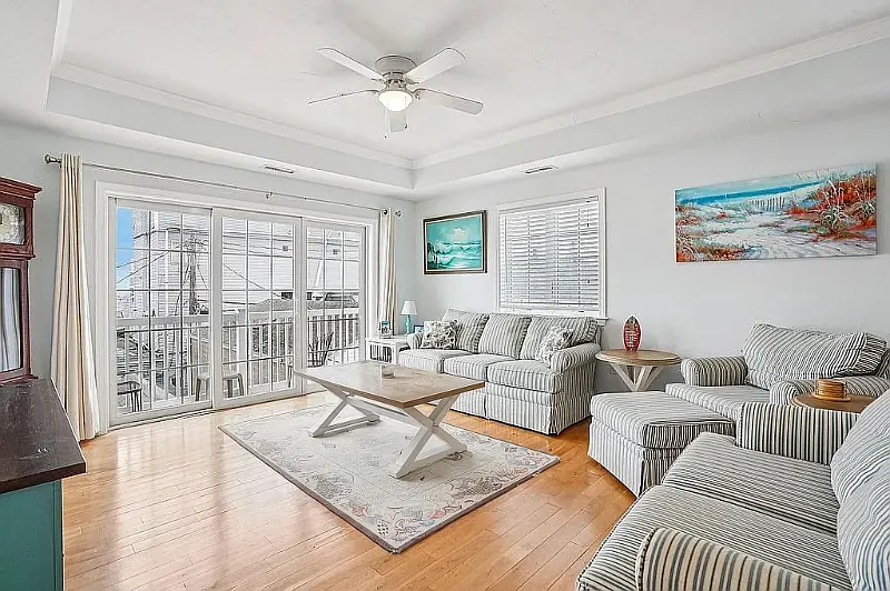 2 bed, 1250 sqft, $2,600 — Photo 3
