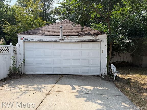 5th image of 18411 Snowden St