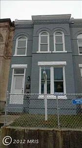 1319 Emerald St NE photo 1