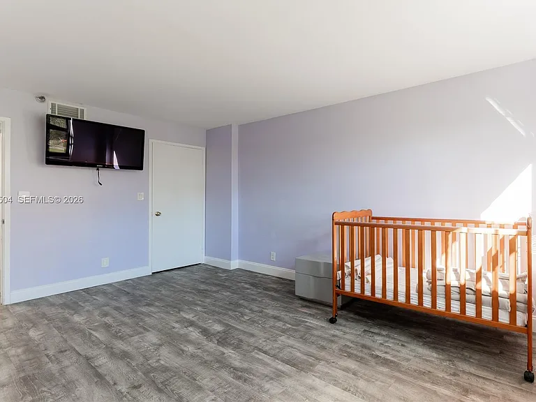 290 174th St #318 — Photo 33
