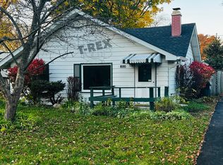 10926 W Edgewood Rd, Beach Park, IL 60087