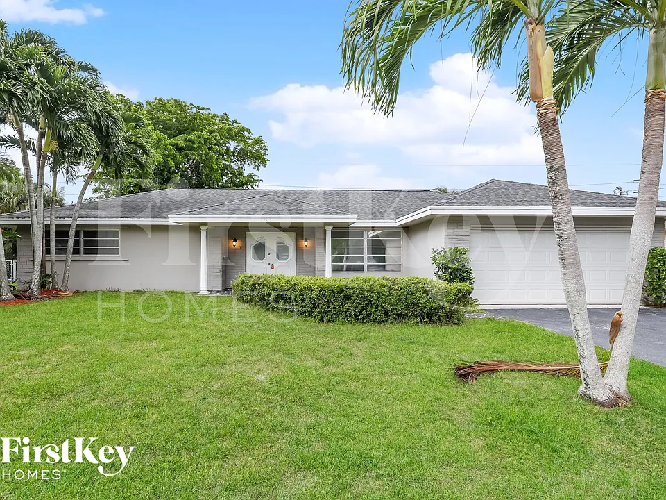 1261 NW 75th Ter