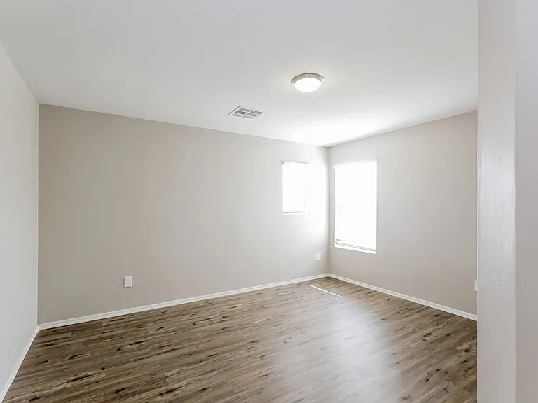 3929 W Irwin Ave — Photo 12