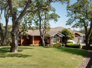 25 Woodview Ln, Novato, CA 94945