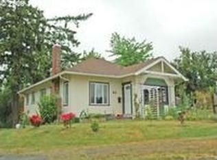 33 N Folsom St, Coquille, OR 97423