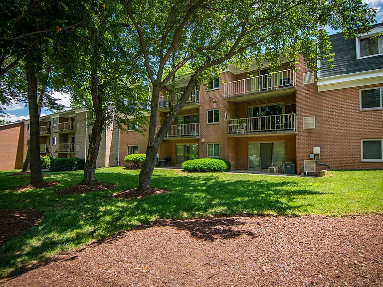 Spring Ridge Apartments Exterior Building 9