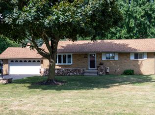 219 Ottawa Dr, Troy, MI 48085