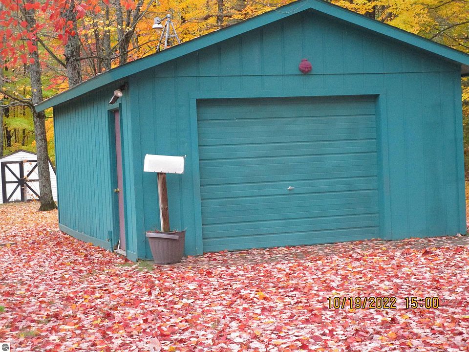 3293 NE Circle Dr Kalkaska, MI, 49646 Apartments for Rent Zillow