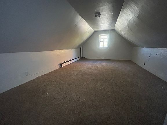5th image of 622 Almond St