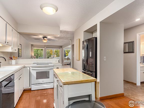 4th image of 1925 28th Ave Unit 12