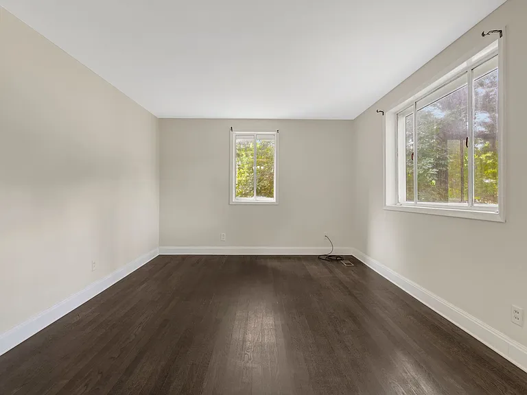 1301 Mercury Dr — Photo 6