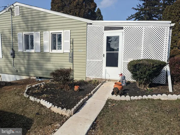 1110 5th Ave, Steelton, PA 17113