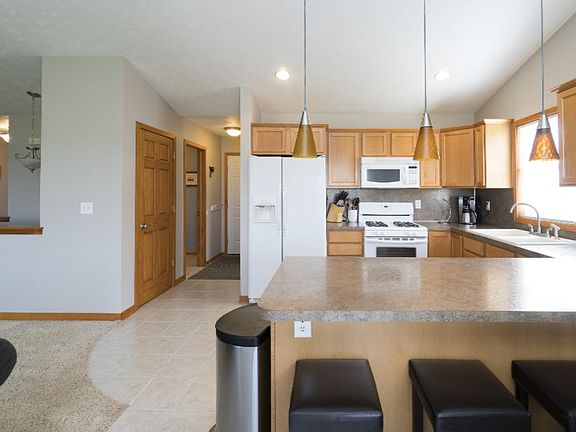 5th image of 1643 Sunny Glen Dr SE