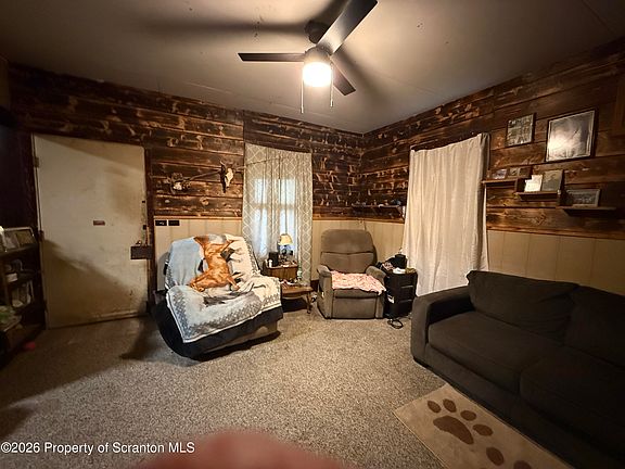 4th image of 572 Winterdale Rd