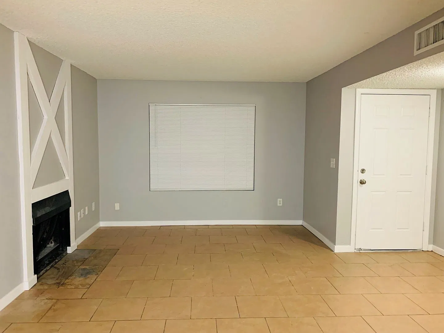 3357 W Harmont Dr — Photo 3