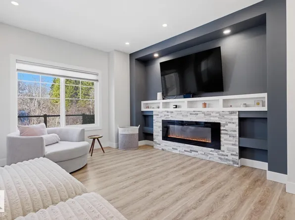 230 Edgemont Rd NW #61, Edmonton, AB T6M 0Y8