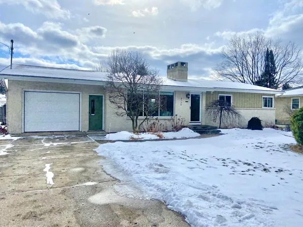 2726 Norfolk Rd SE, Grand Rapids, MI 49506