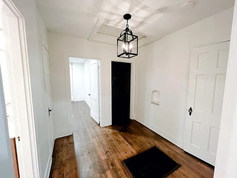 132 Albany Ave #1 — Photo 4