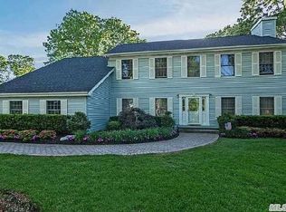 24 Robert Cres, Stony Brook, NY 11790