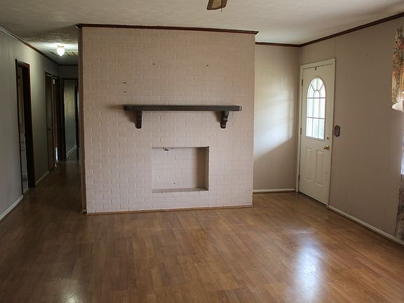 5th image of 735 Pine Haven Cir