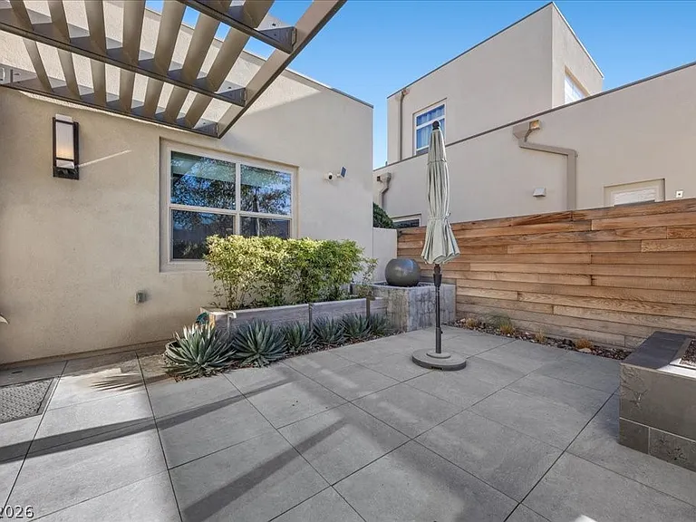 4262 Swift St — Photo 36