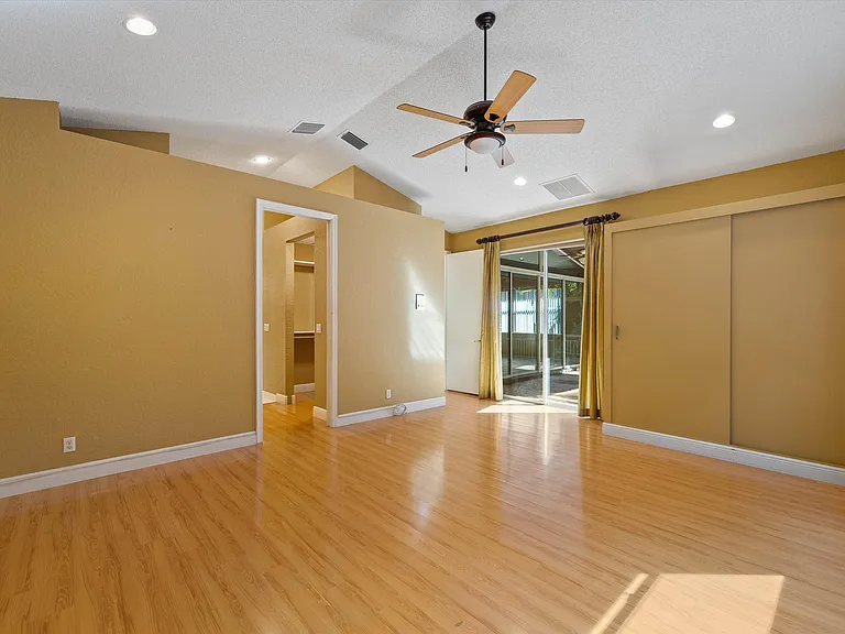 10860 Fairmont Village Dr — Photo 20