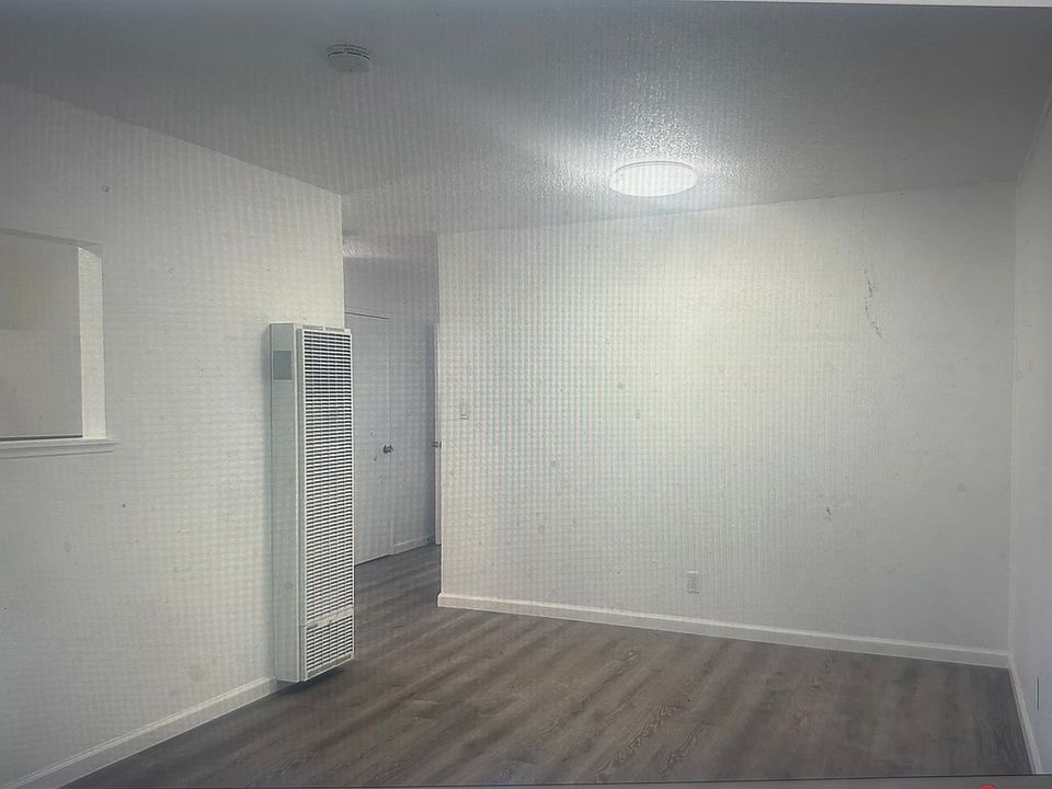 1st image of 209 Brown St #17-8