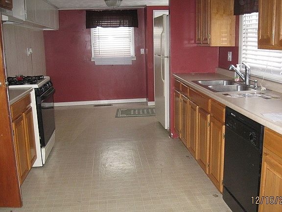 4th image of 175 E South St