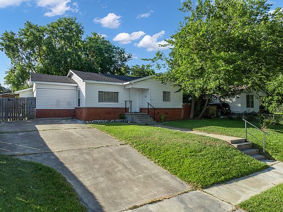 3rd image of 3804 Belmont Dr