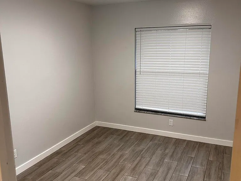 51 Meadows Dr — Photo 16