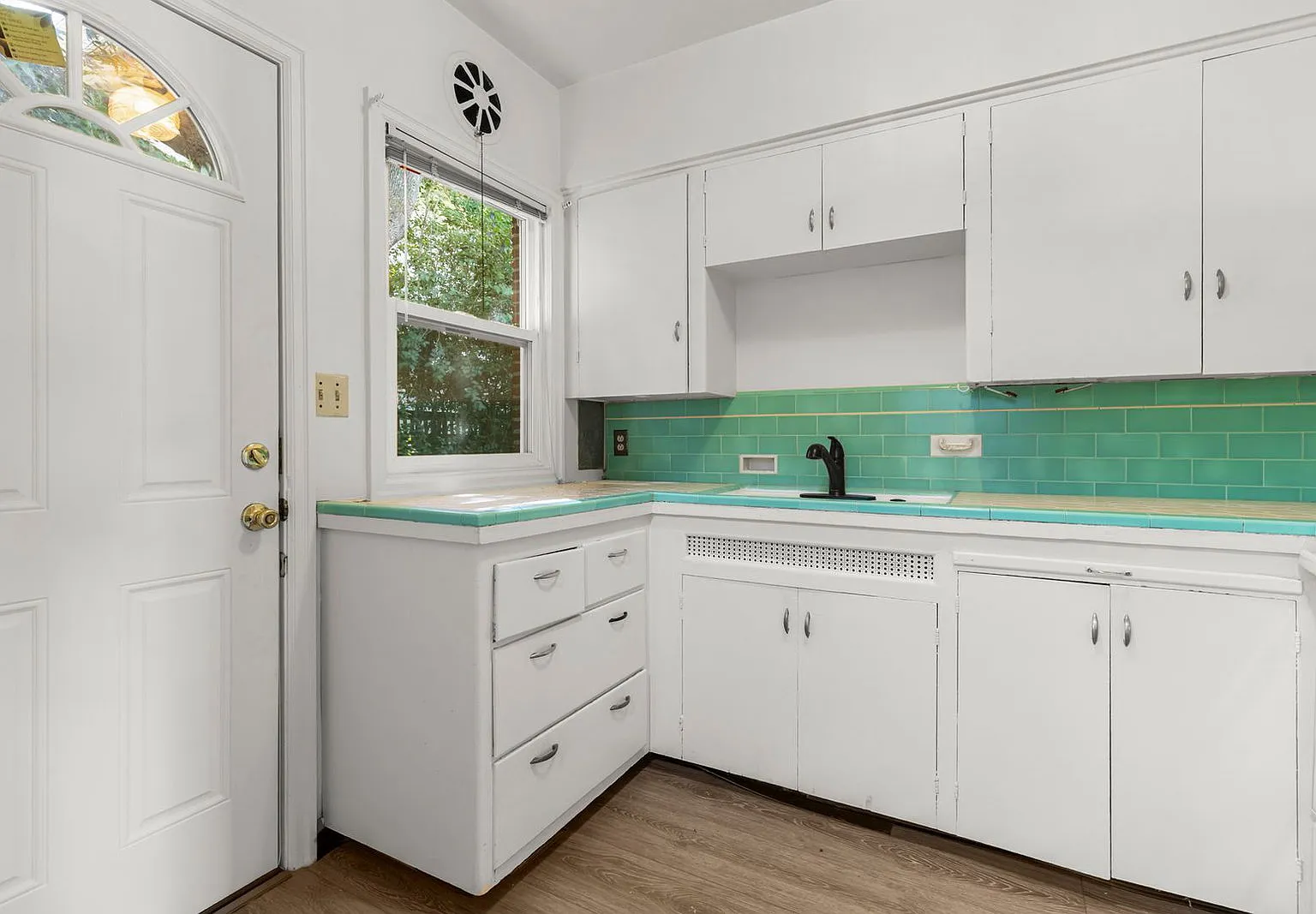 1 bed, 1.0 bath, 800 sqft, $1,750 — Photo 3