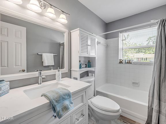 5th image of 117 Crooked Pine Dr