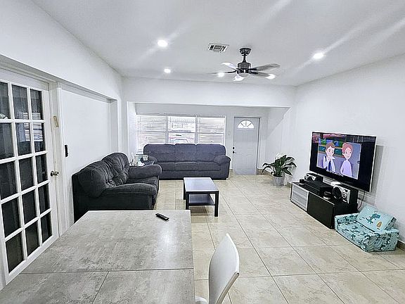 2nd image of 2314 McKinley St