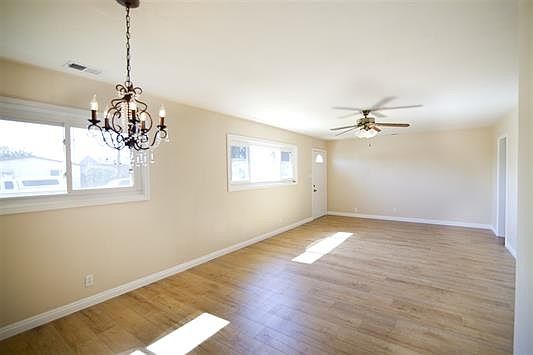 5th image of 4629 Southampton St