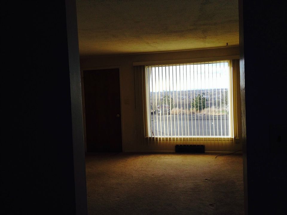 1st image of 923 S Juniper Dr