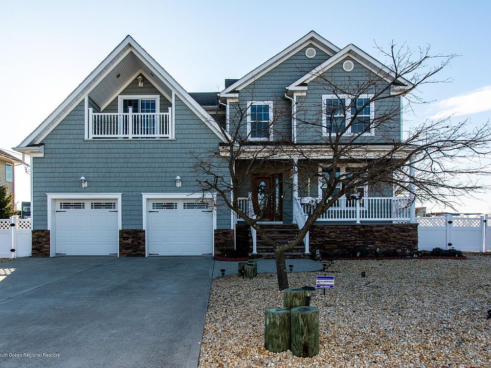 1st image of 726 Bermuda Dr