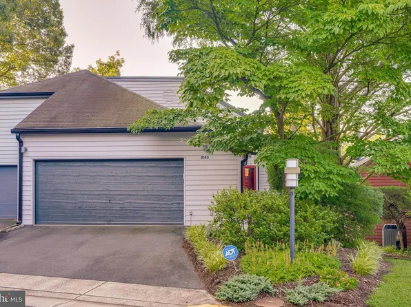 2148 S Bay Ln, Reston, VA 20191