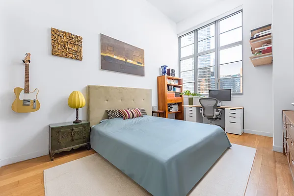 Sold by Modern Spaces | media 6