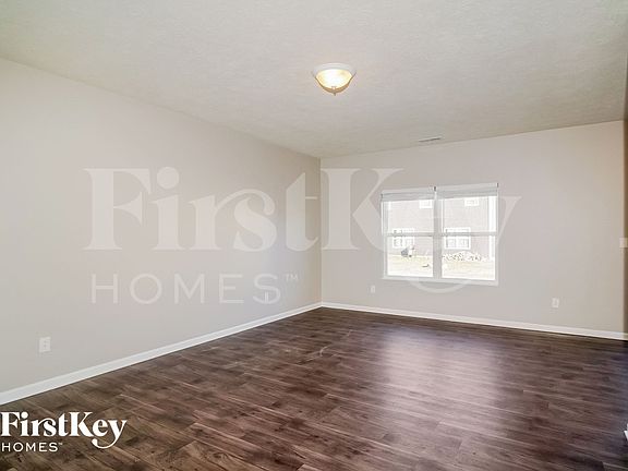 4th image of 1356 Crabapple Rd