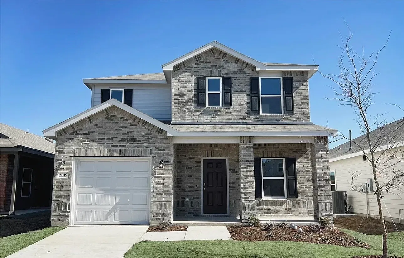 3 bed, 1570 sqft, $2,100 — Photo 1