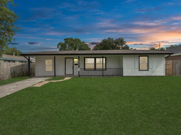 1534 Wayside Dr, Texas City, TX 77590