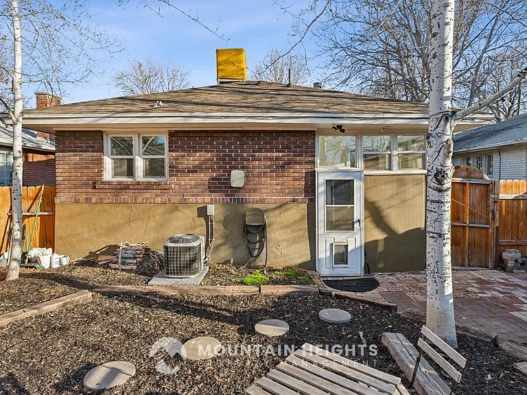 138 E Harvard Ave — Photo 21