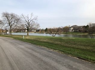 31 Watergate Dr, South Barrington, IL 60010