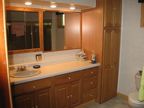 4th image of 4710 Stone Park Blvd