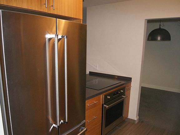 4th image of 360 N Civic Dr APT 201