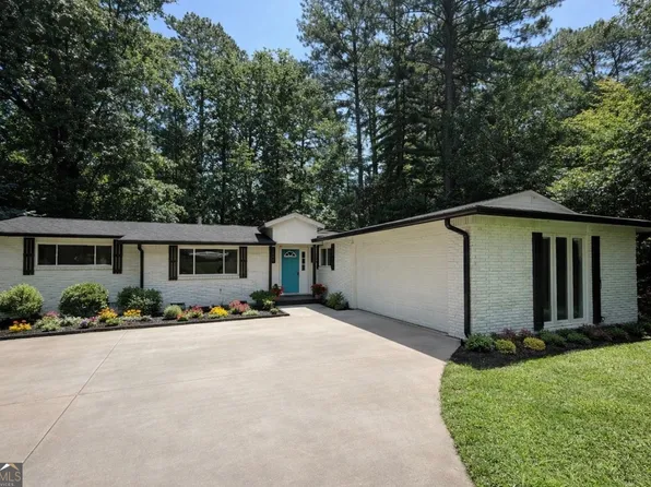 421 Safari Cir, Stone Mountain, GA 30083