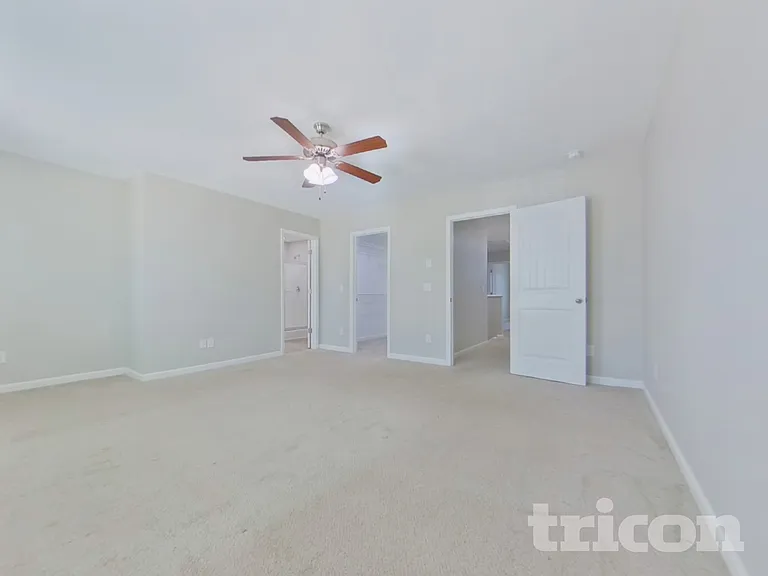 313 Fairford Rd — Photo 8