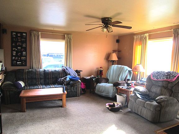 3rd image of 204 Van Trump Ave NE
