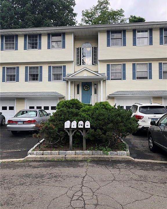 2nd image of 72 Pierce St #72