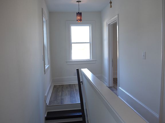 4th image of 414 Queen St #B